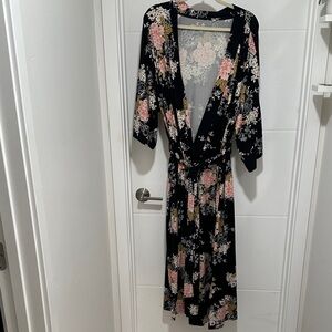 Cozy & Comfy Floral Robe in Black and Pink
